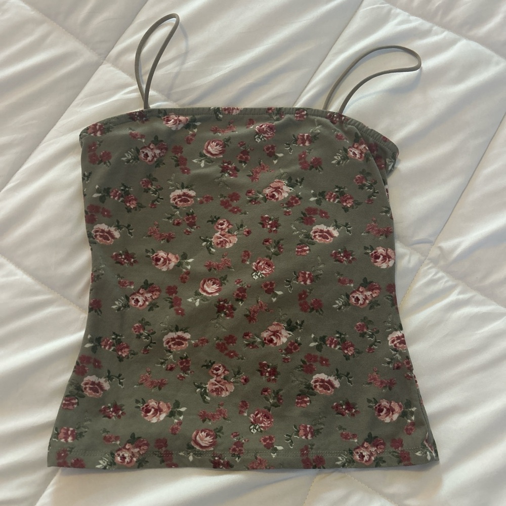 Green Sleeveless Fitted Camisole with Spaghetti Straps